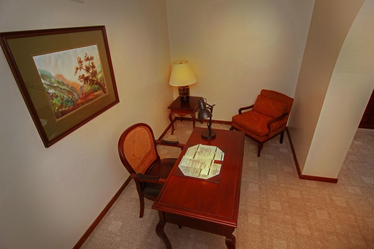 Socialtel Quito Otel Dış mekan fotoğraf